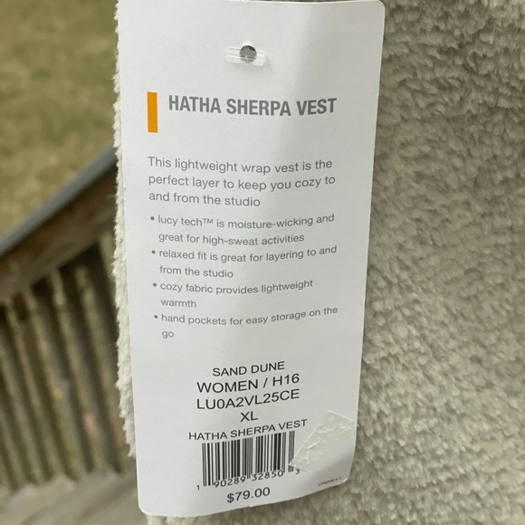 lucy hatha sherpa vest - Picture 3 of 11